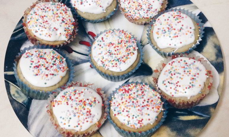 Рецепт сладких маффинов с глазурью