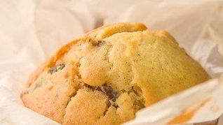 Сладкие маффины с цукини и грецкими орехами