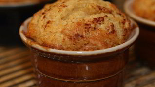 Яблочно-сырные маффины с корицей