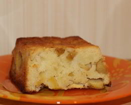 Манник на кефире с яблоками