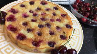 Манник с вишней