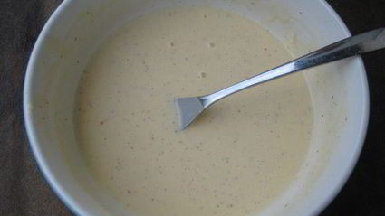 кабачковые оладьи с козьим сыром и йогуртовым соусом