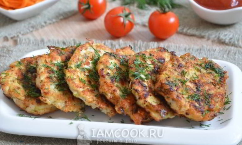 Рецепт куриных оладий с кабачком и сыром