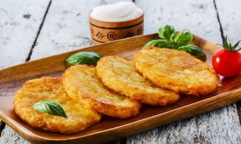 Рецепт оладий из картофельного пюре с зеленым луком