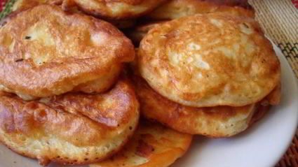 оладьи на кефире с черешней