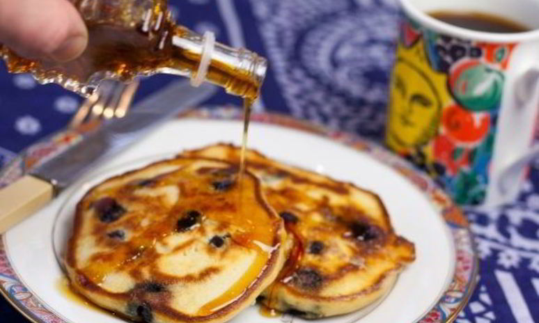 Рецепт оладий с черникой