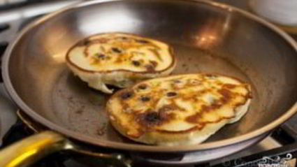 оладьи с черникой