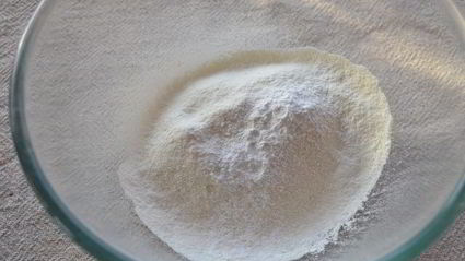 оладьи с кукурузой и соусом из натурального йогурта