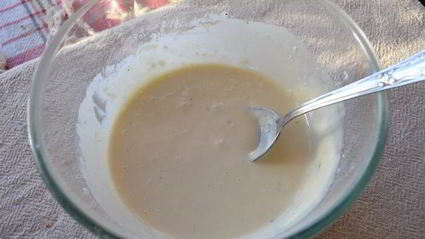 оладьи с кукурузой и соусом из натурального йогурта