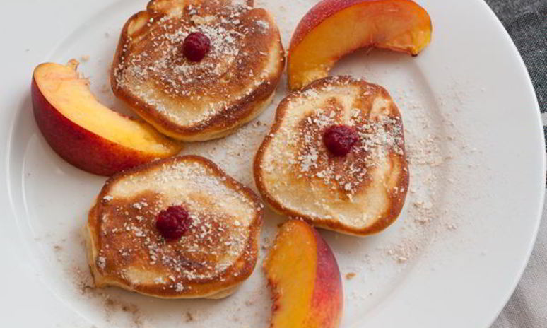 Рецепт оладий с персиками