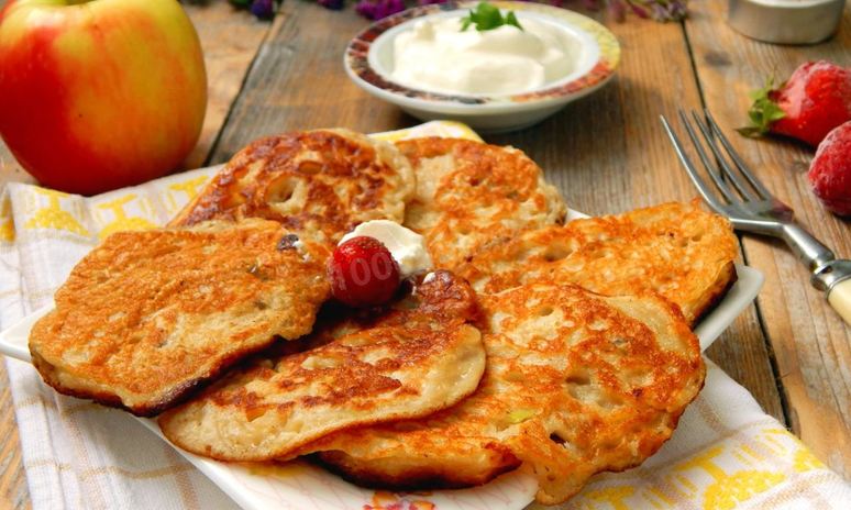 Рецепт оладий с яблоками на кефире