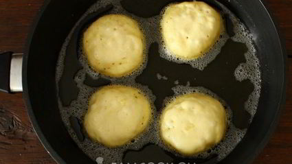 пышные оладьи на кефире с разрыхлителем