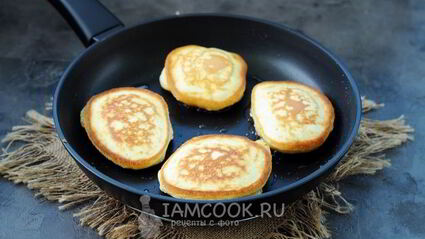 пышные оладьи на соде без дрожжей