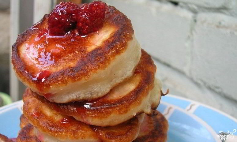 Рецепт пышных оладий на сыворотке