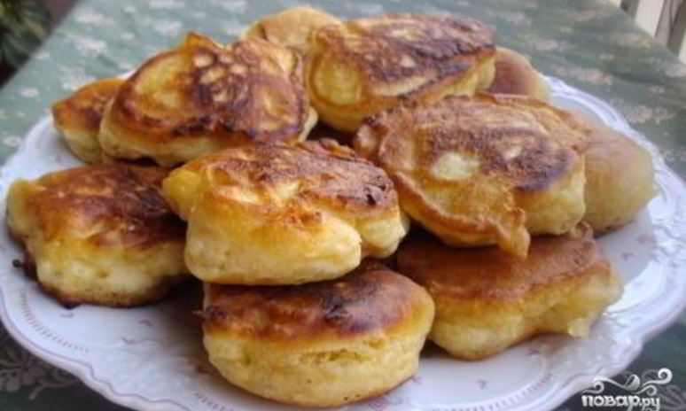 Рецепт пышных оладий с яблоками