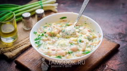 рубленные куриные оладьи с беконом и зеленью