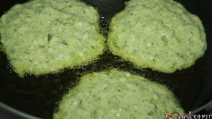 весенние кабачковые оладьи с сыром сулугуни самые любимые