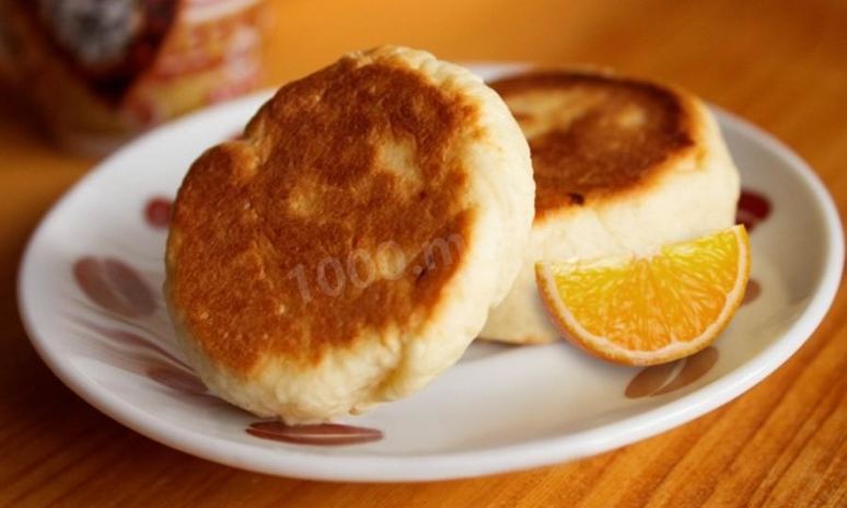 Рецепт простого печенье на сметане на сковороде с яичными желтками