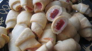 Рассыпчатые рогалики Вкус детства на сметанно-дрожжевом тесте