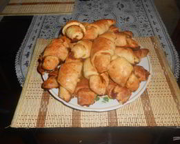 Рогалики из дрожжевого теста с повидлом