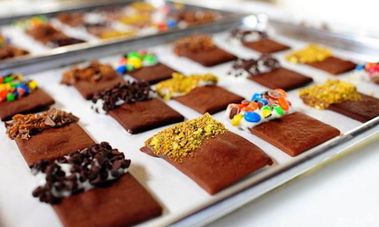 Рецепт шоколадного печенья с начинками на выбор