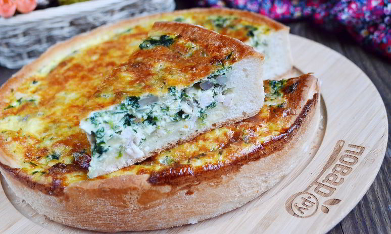 Рецепт быстрого куриного пирога со шпинатом и грибами