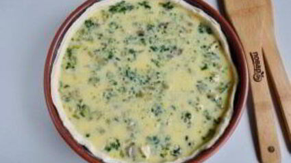 быстрый куриный пирог со шпинатом и грибами