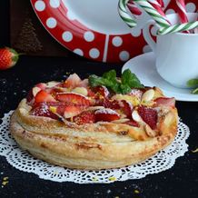 Пироги с клубникой