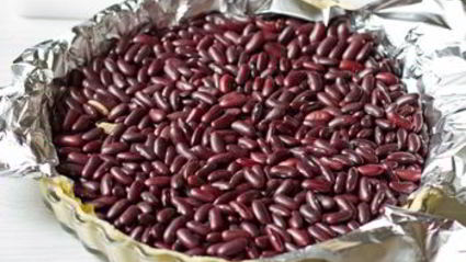 киш с зеленым горошком и шпинатом