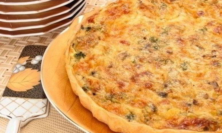 Рецепт лоранского пирога курицей, грибами и брокколи