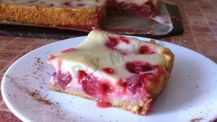 Пирог чизкейк клубничный