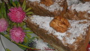 Пирог ореховый с яблоками