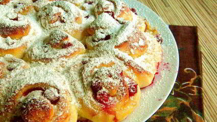 пирог розочки с клюквой