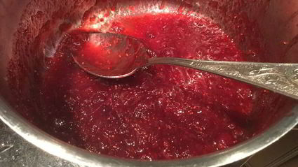 пирог с индейкой и клюквенным соусом