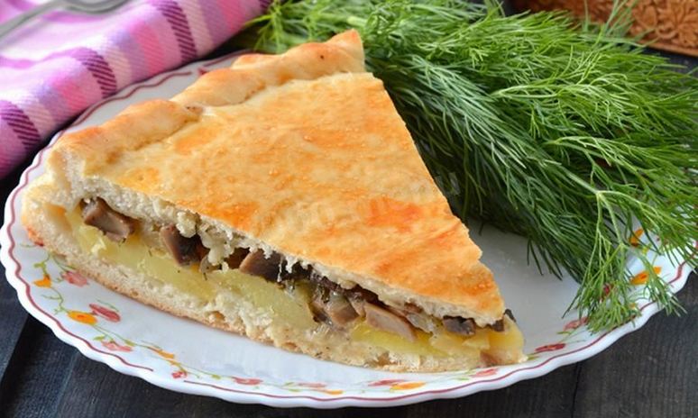Рецепт пирога с солеными грибами и картошкой