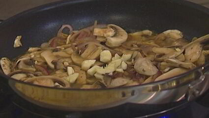 пирог с сыром и грибами