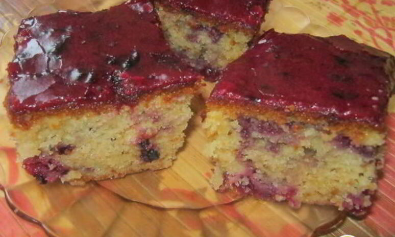 Рецепт пирога с вишней и черной смородиной