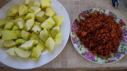 пирог с яблоками и айвой в творожном тесте