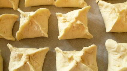 пирог с зеленью и сыром из слоеного творожного теста