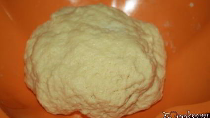 пироги с говядиной, сыром и пекинской капустой