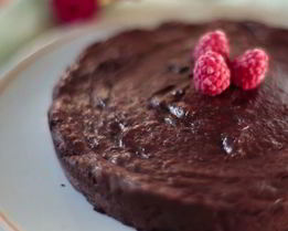 Простой шоколадный пирог без муки