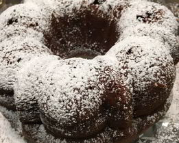 Пряничный пирог с вареньем