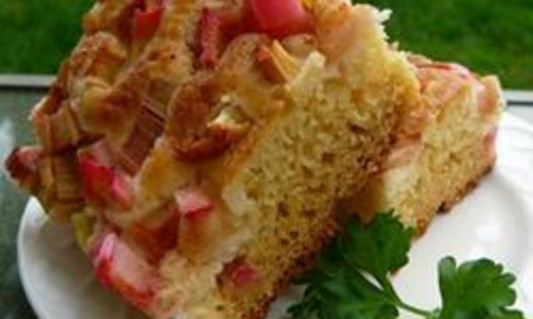 Рецепт сдобного пирога с ревенем