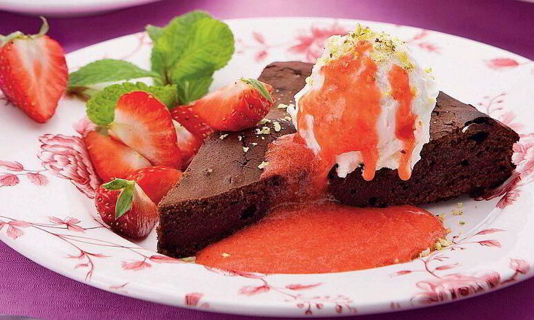 Рецепт шоколадного пирога с фисташковым мороженым