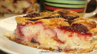 Сливовый пирог с яблоками