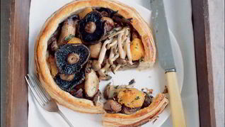 Слоеный пирог с грибами