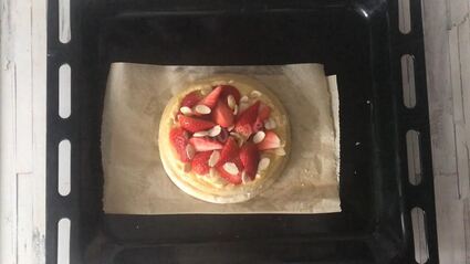 слоеный пирог с клубникой