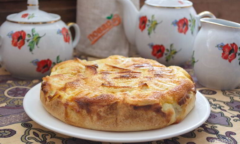 Рецепт яблочного пирога с вкуснейшей заливкой