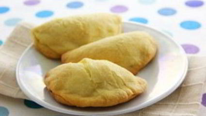 дрожжевые пирожки с творогом