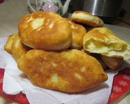 Дрожжевые пирожки в хлебопечке с картошкой несладкие